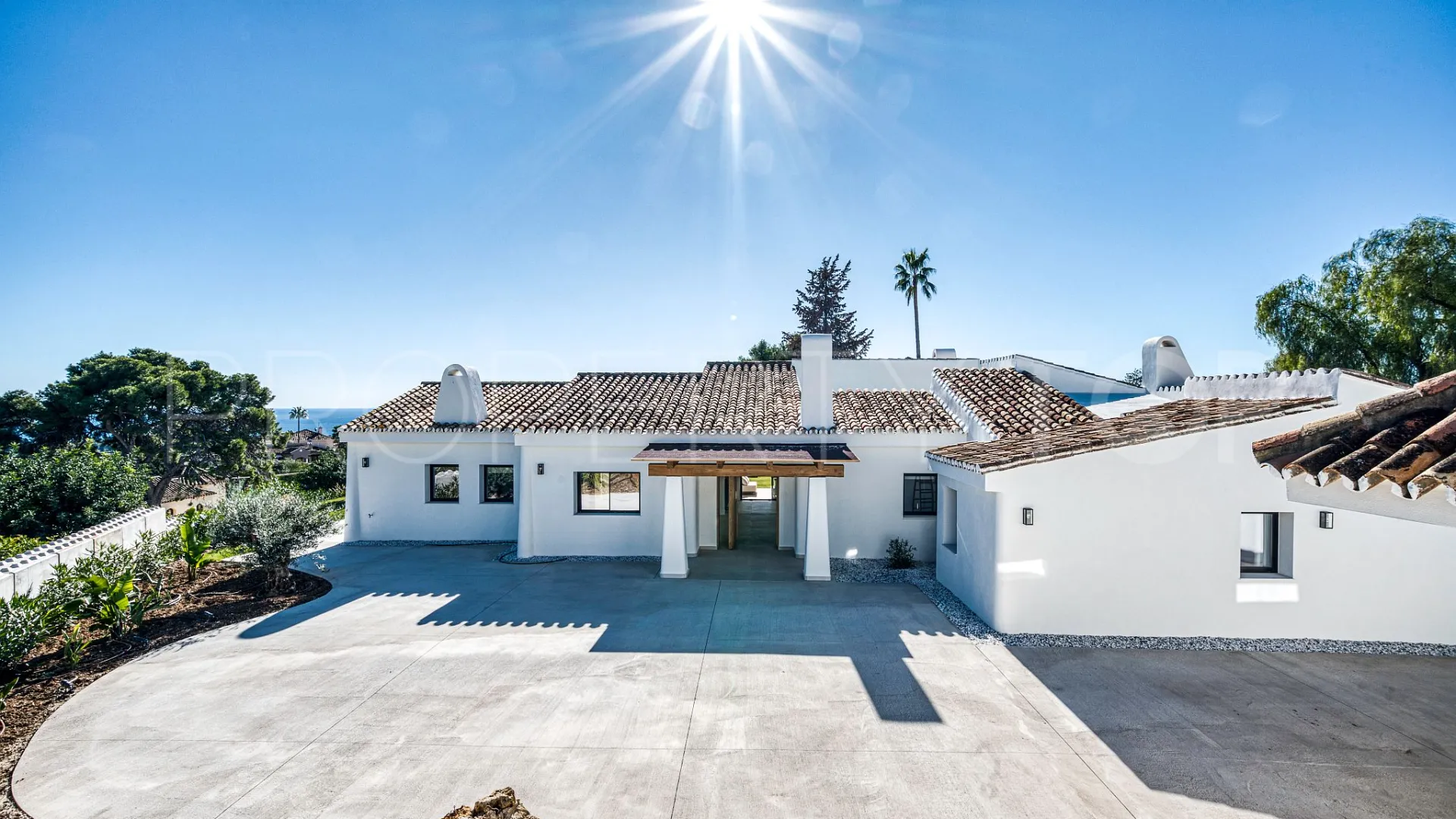 Buy 5 bedrooms villa in El Rosario