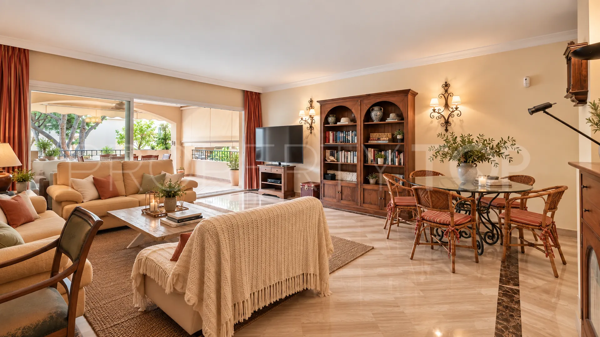 Apartment for sale in Elviria