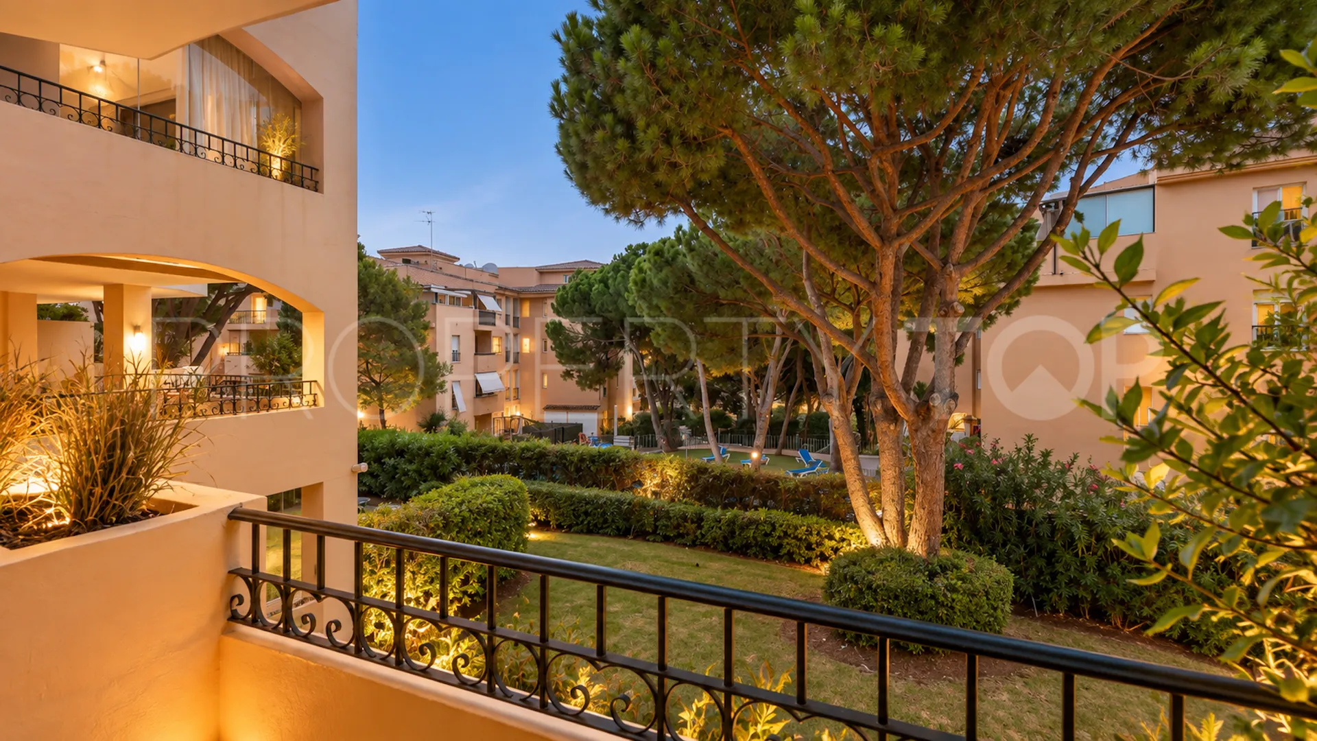 Apartment for sale in Elviria