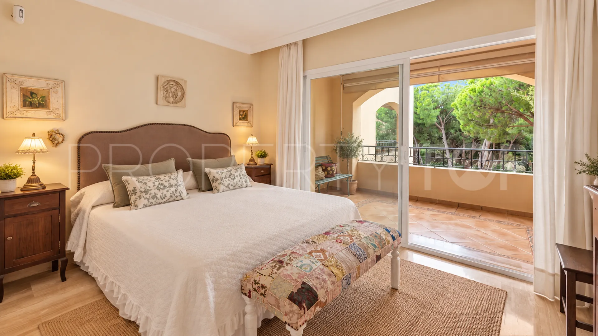 Apartment for sale in Elviria