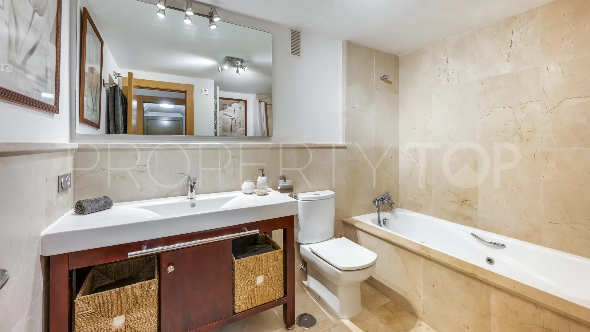 Se vende apartamento en Los Flamingos Golf