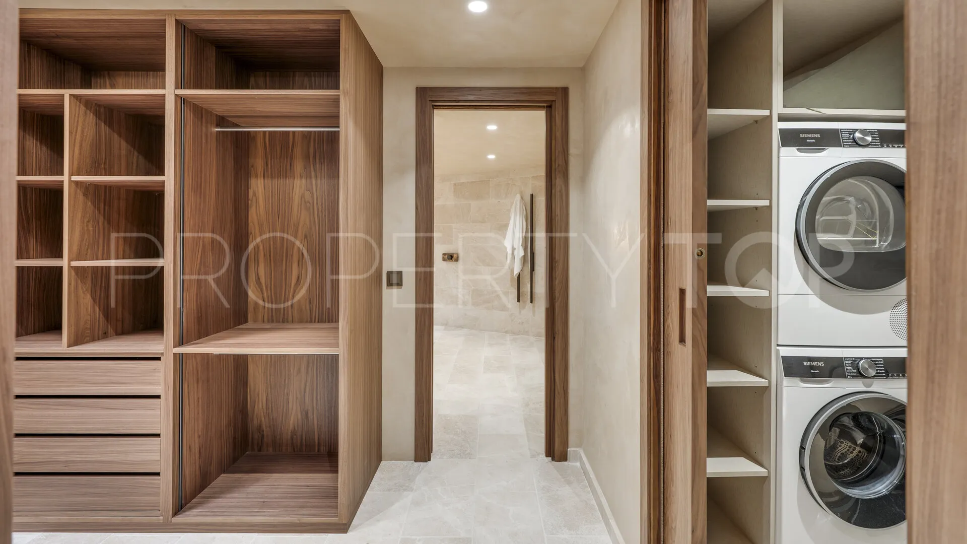 For sale town house with 2 bedrooms in Golden Mile
