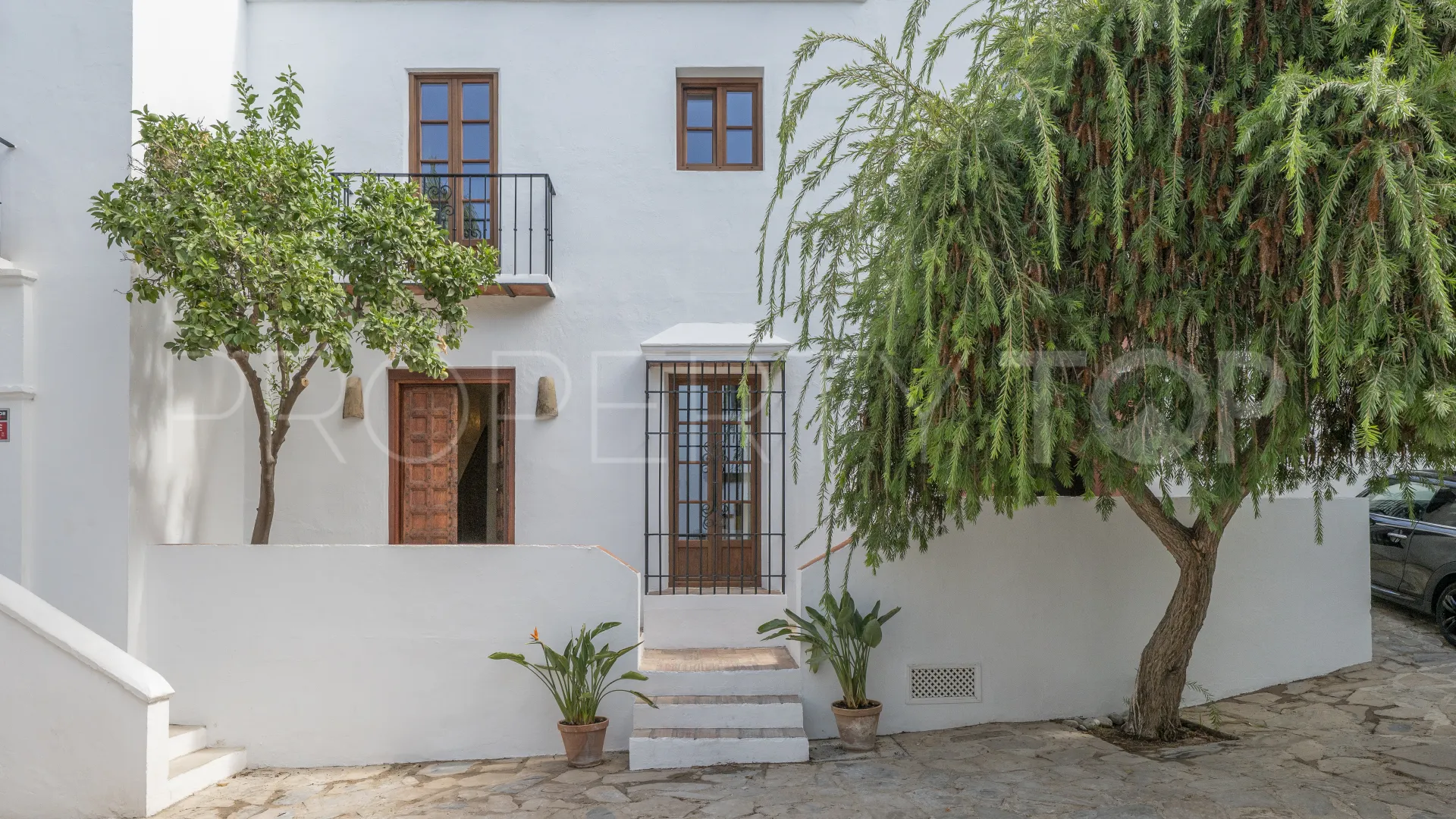 For sale town house with 2 bedrooms in Golden Mile