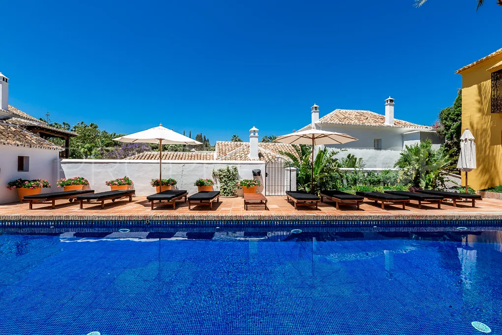 For sale town house with 2 bedrooms in Golden Mile