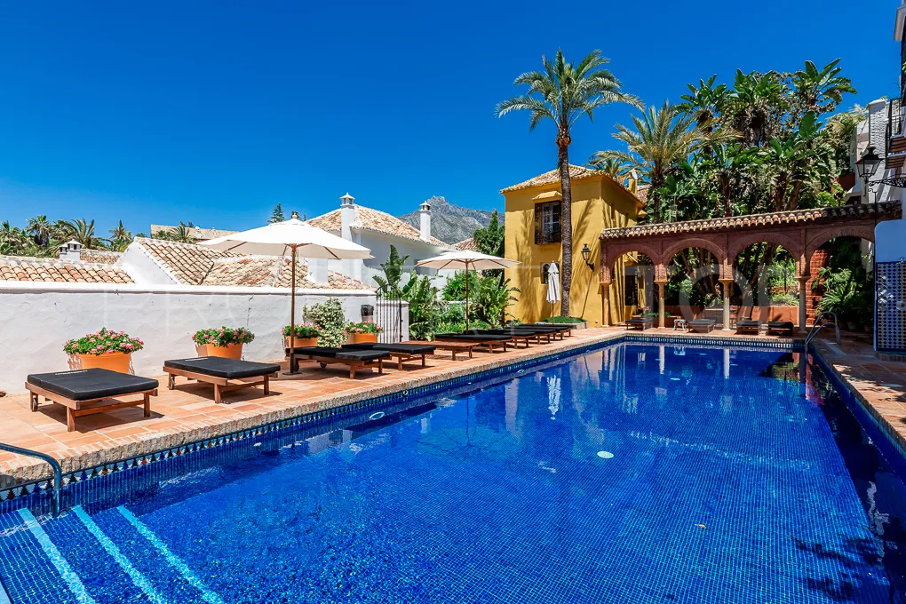 For sale town house with 2 bedrooms in Golden Mile