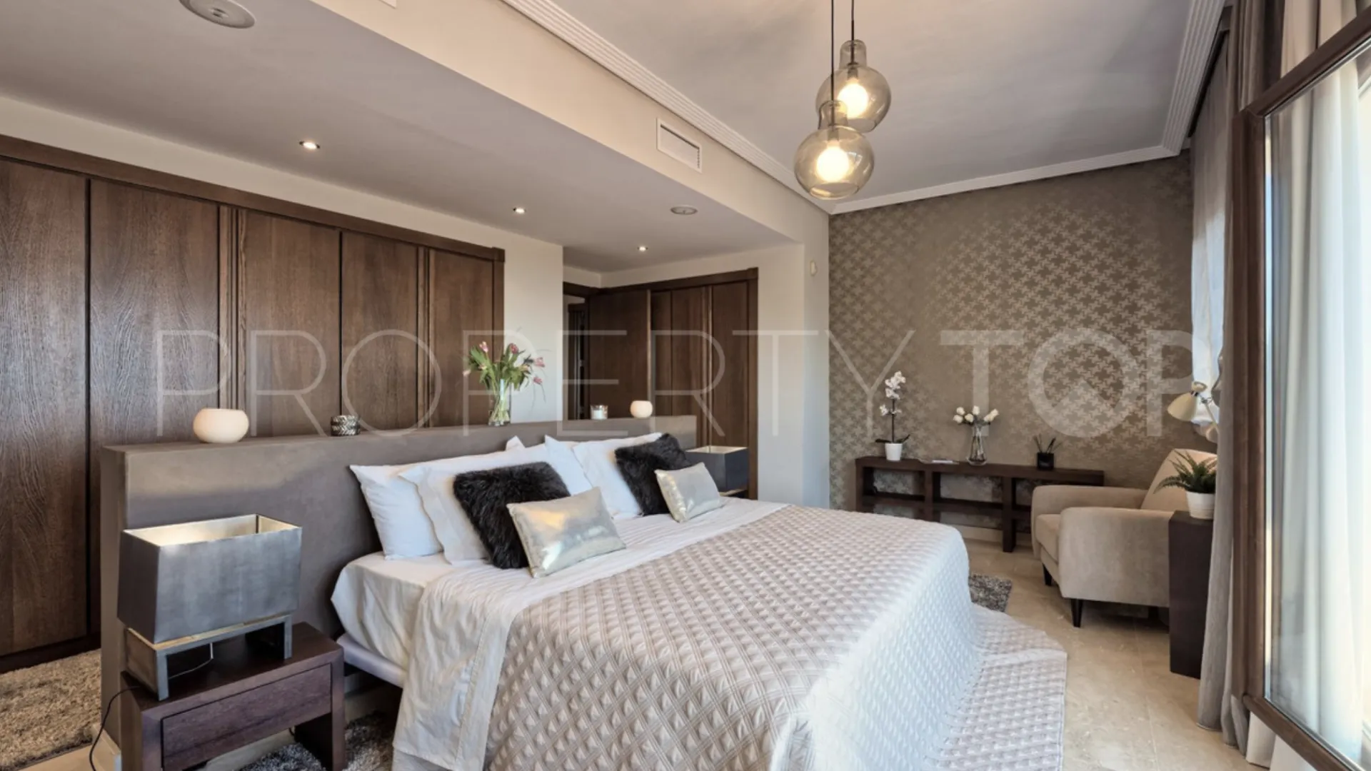 For sale villa in Benahavis Centro