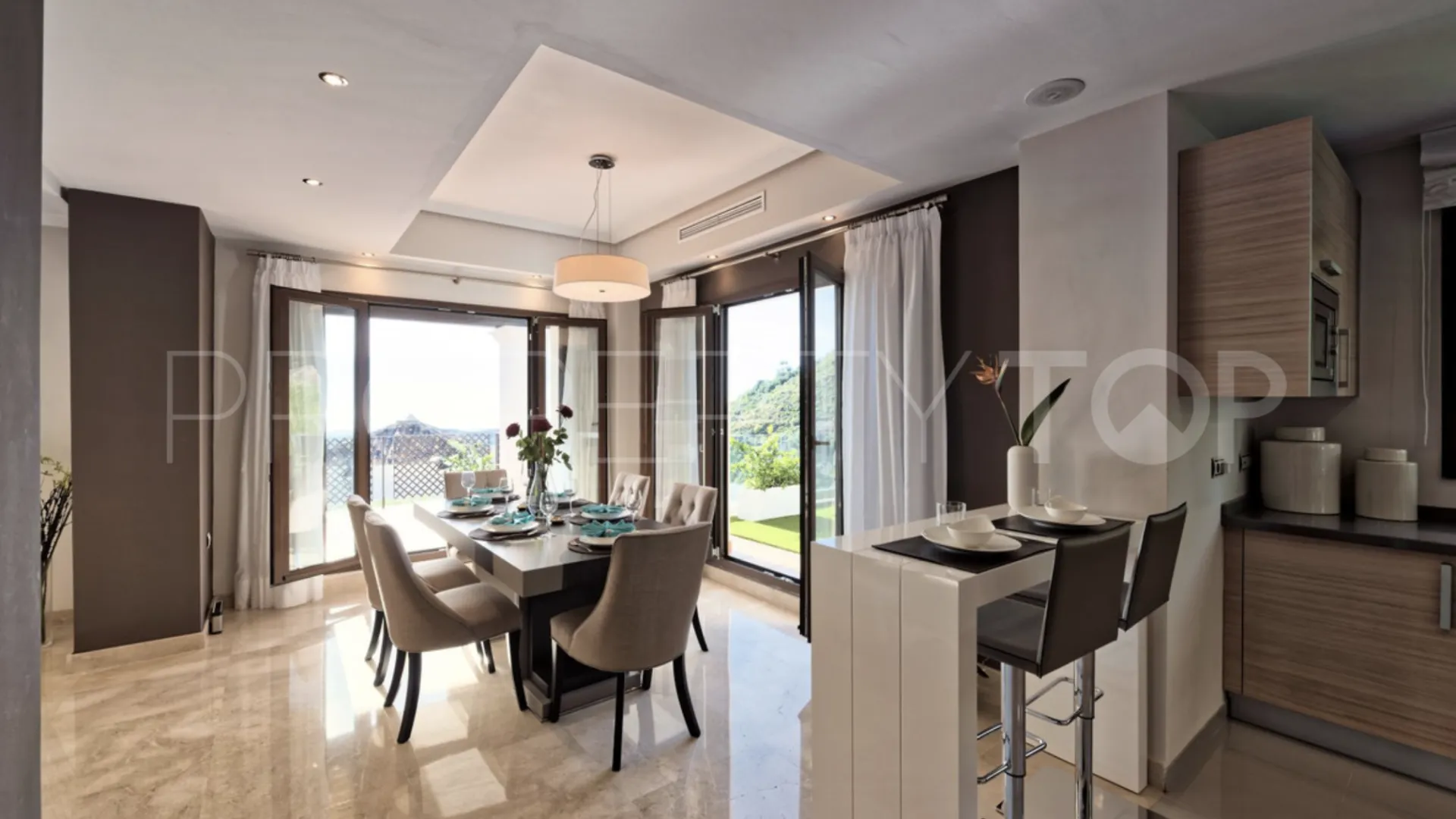 For sale villa in Benahavis Centro