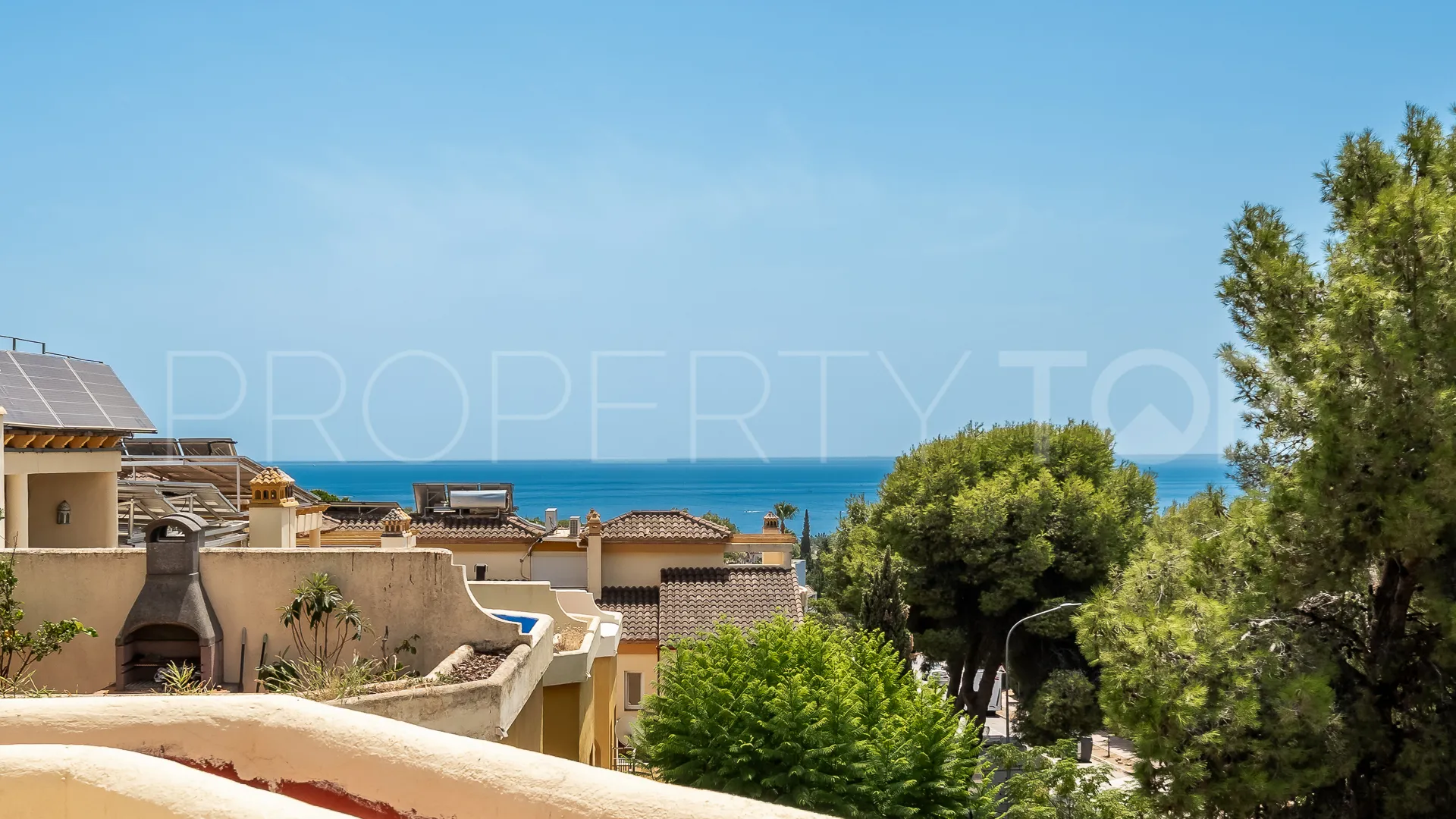 4 bedrooms town house in Golden Mile for sale