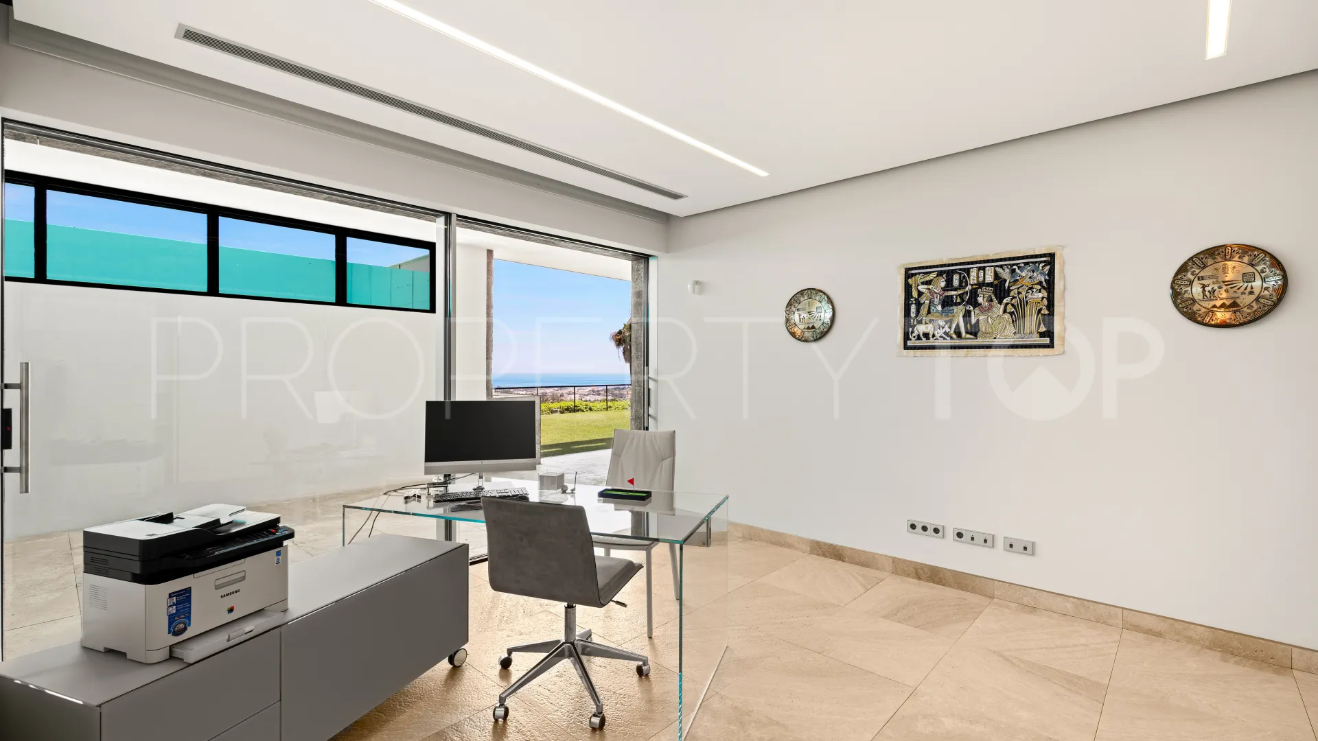Se vende villa en Los Arqueros con 4 dormitorios