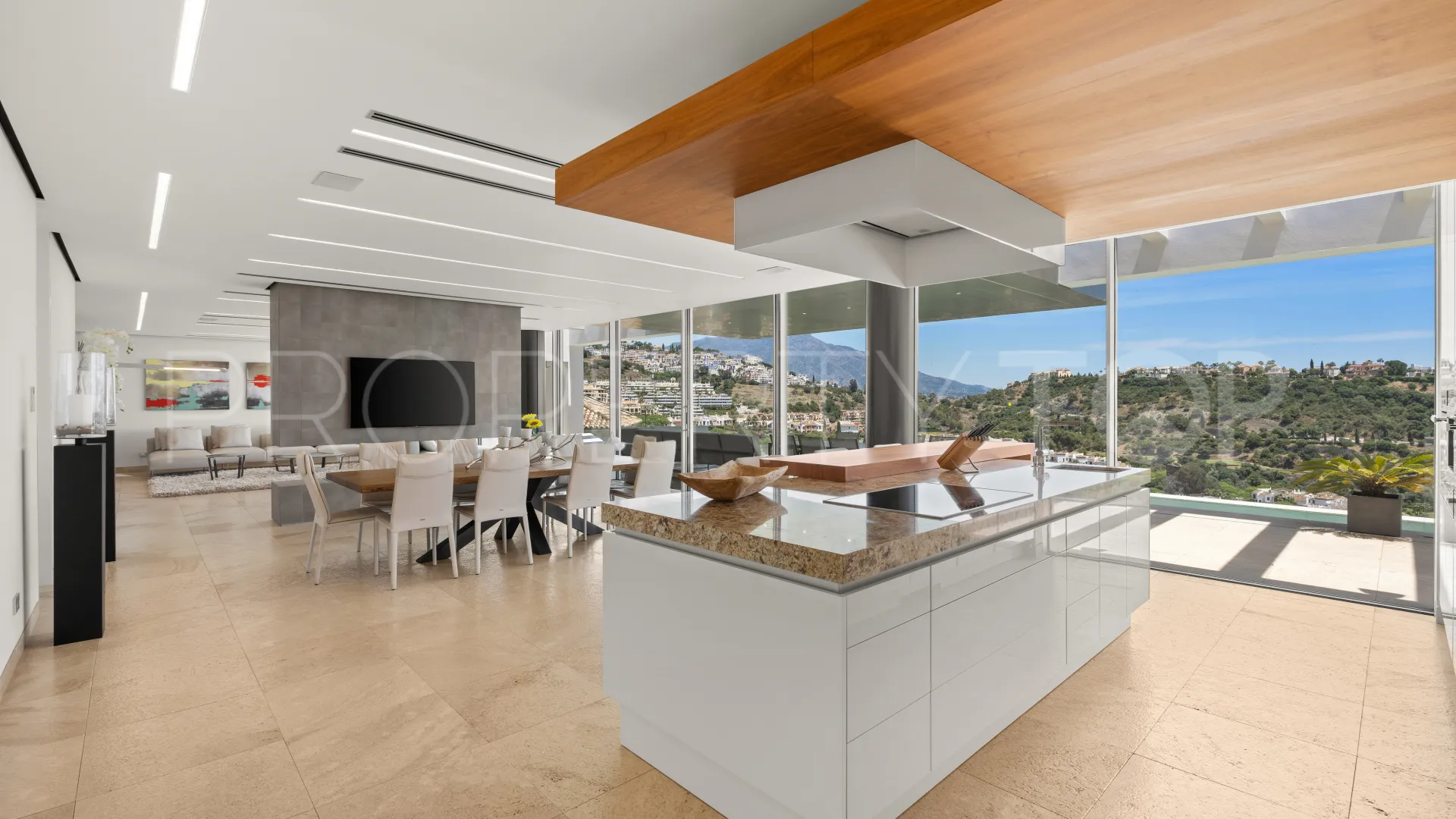 Se vende villa en Los Arqueros con 4 dormitorios