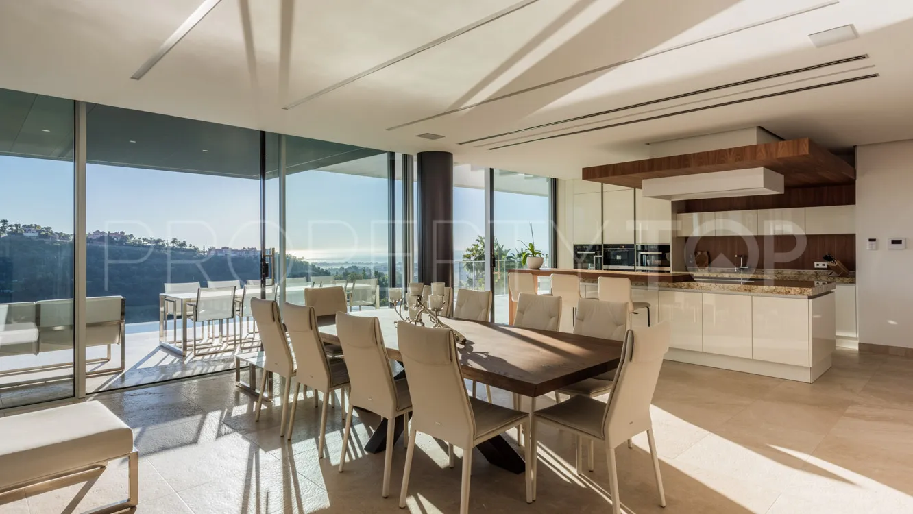Se vende villa en Los Arqueros con 4 dormitorios