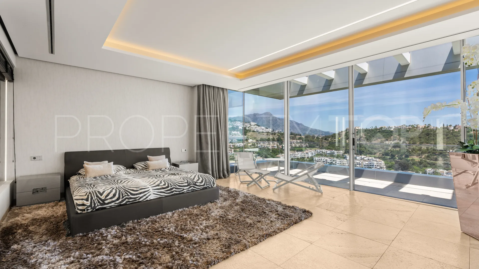 Se vende villa en Los Arqueros con 4 dormitorios