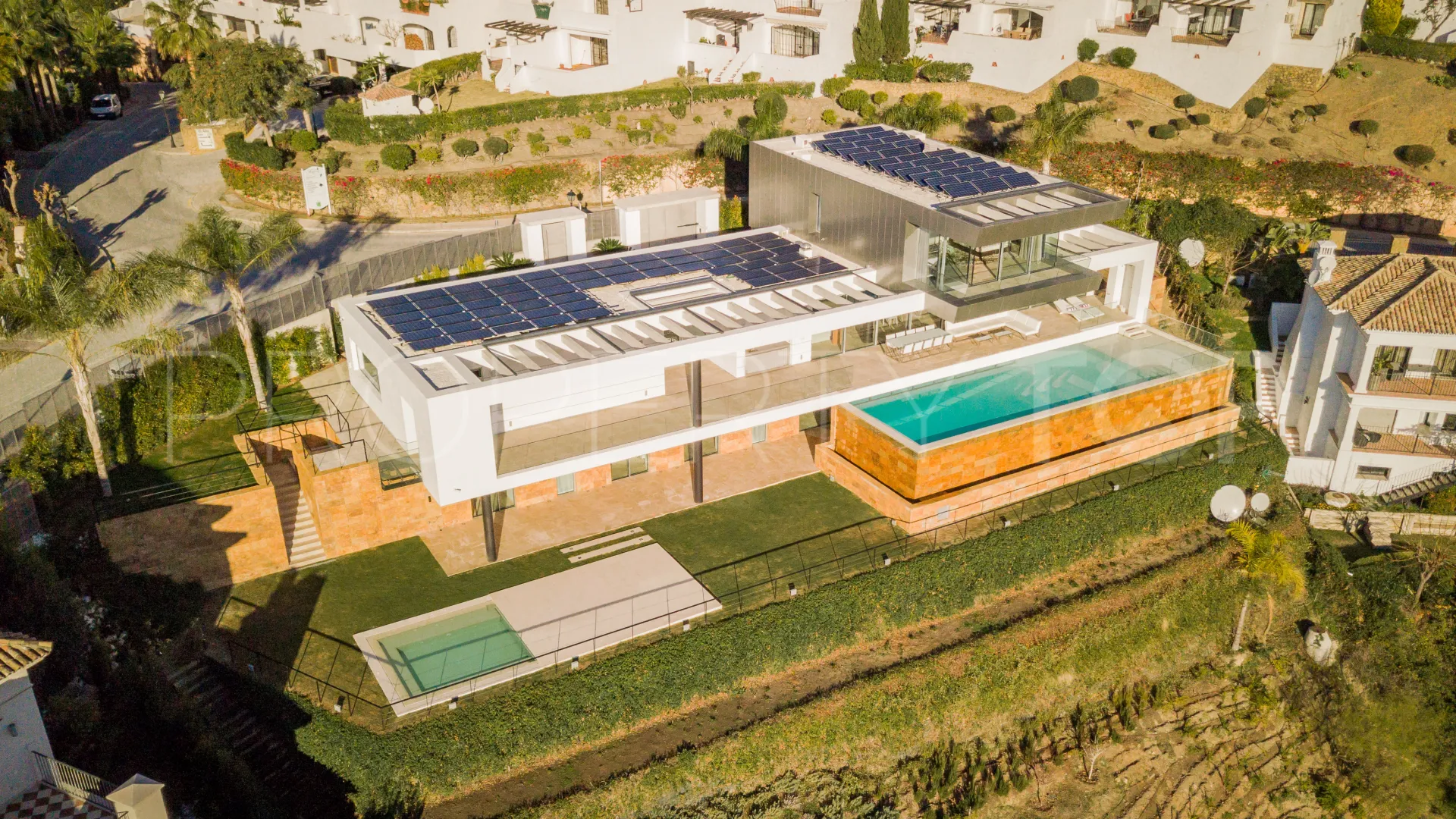 Se vende villa en Los Arqueros con 4 dormitorios