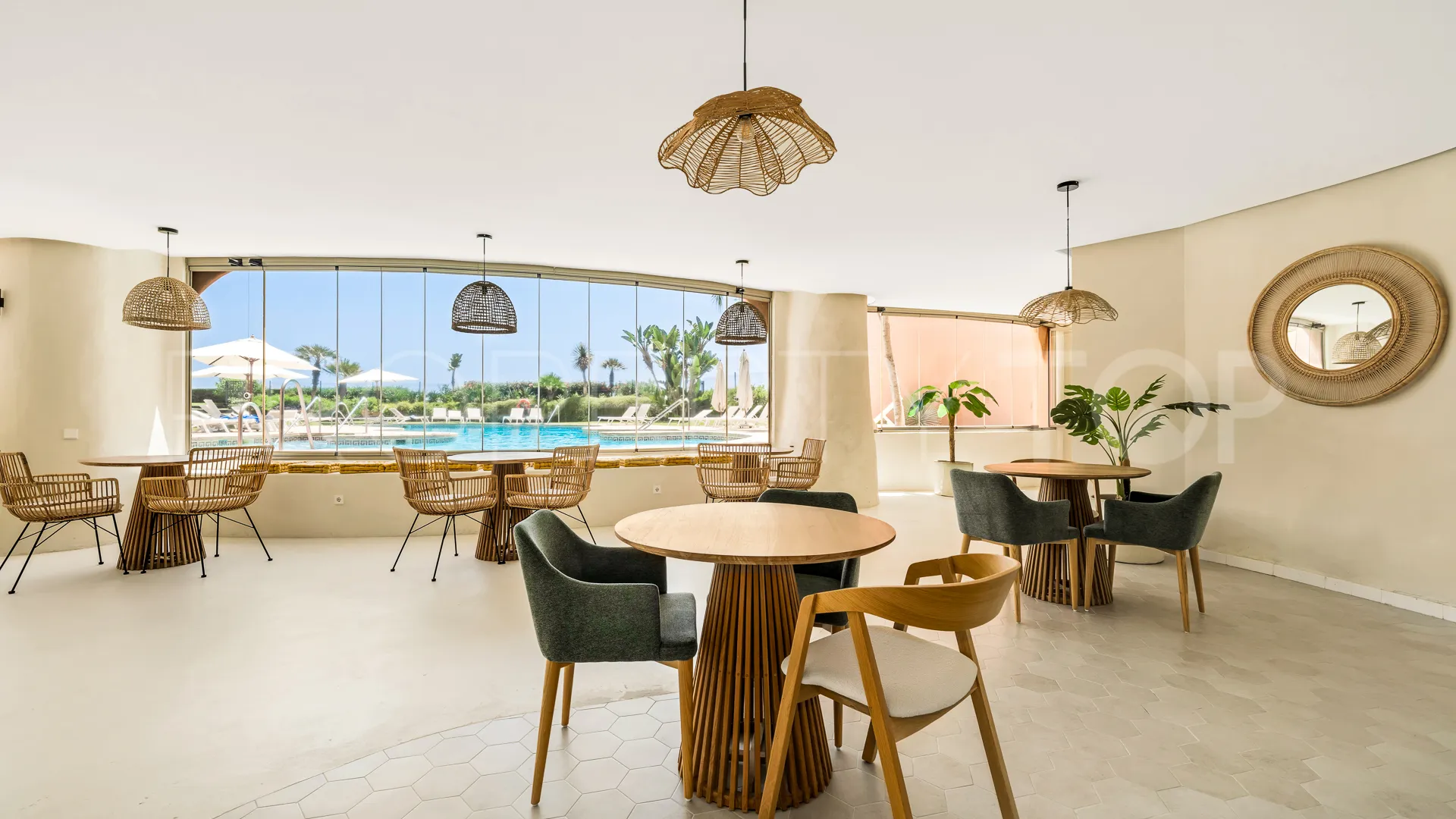 Se vende Ático en Los Monteros con 3 dormitorios