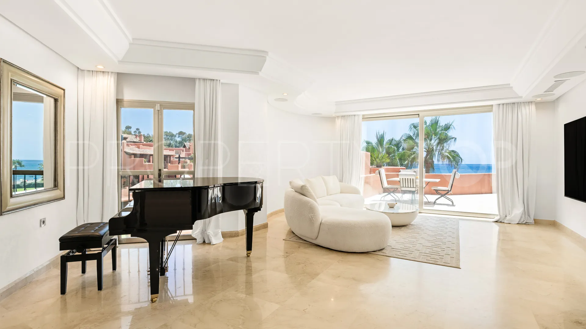 Se vende Ático en Los Monteros con 3 dormitorios