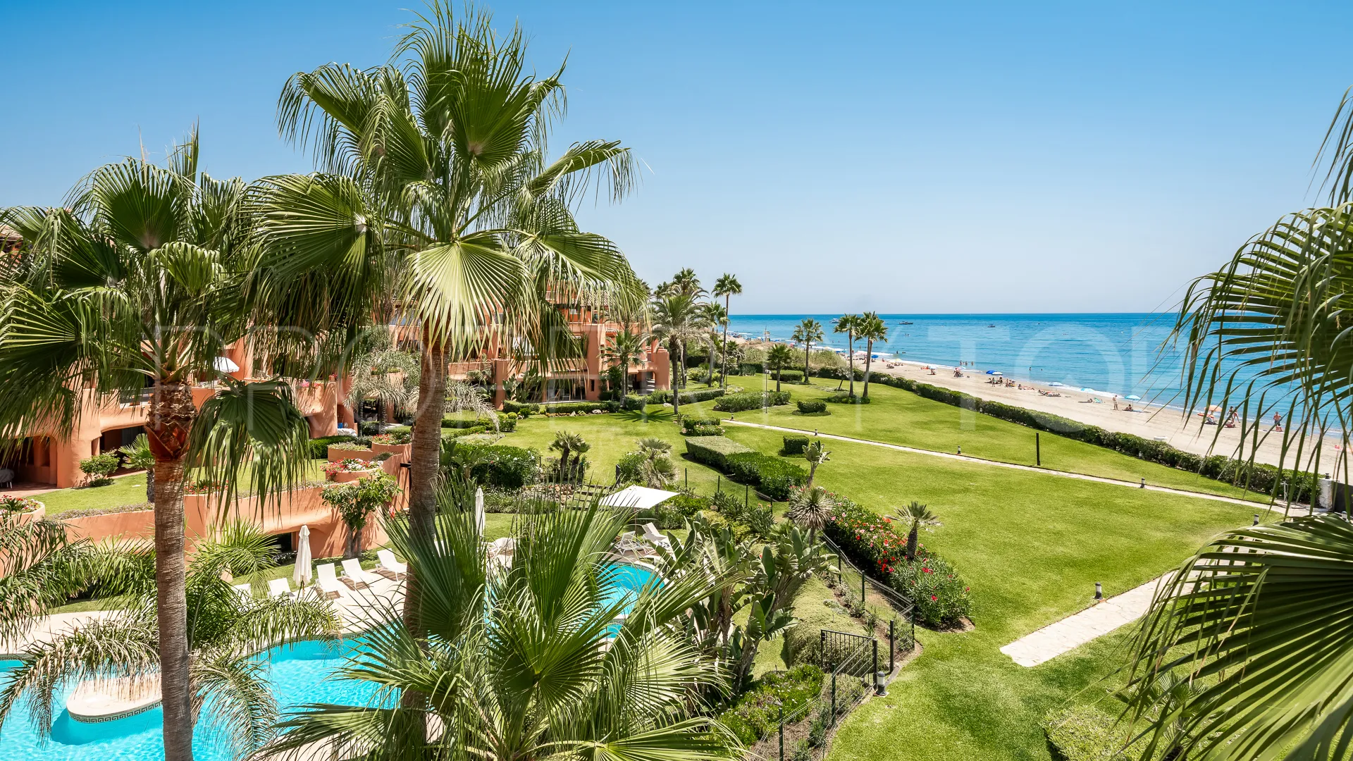 Se vende Ático en Los Monteros con 3 dormitorios