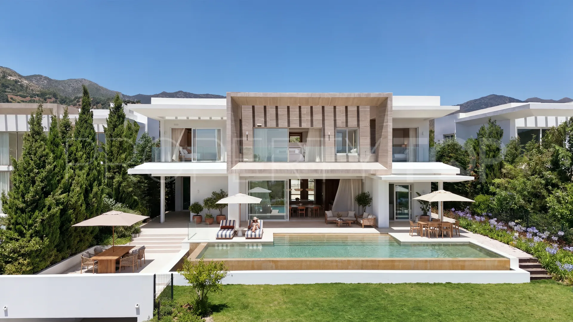 Buy 5 bedrooms villa in Palo Alto