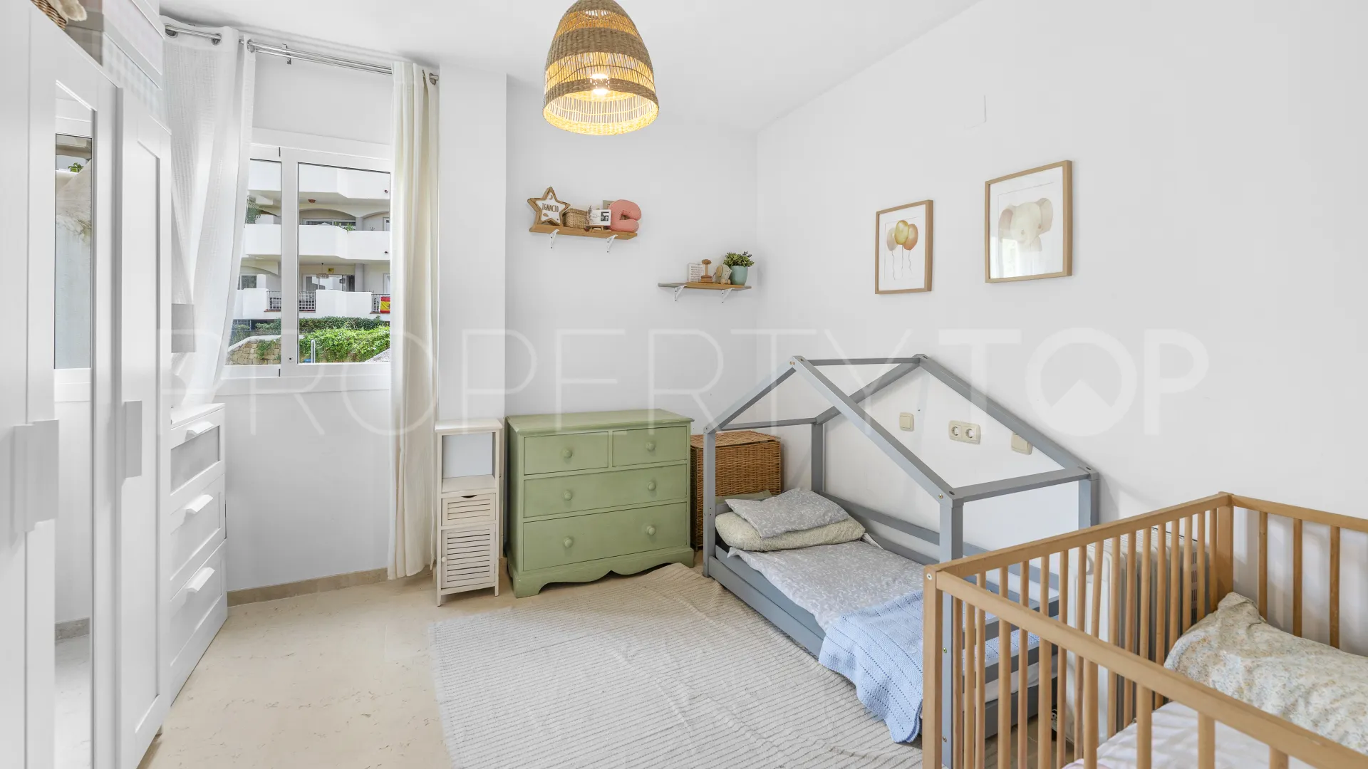 Apartamento en venta en Elviria