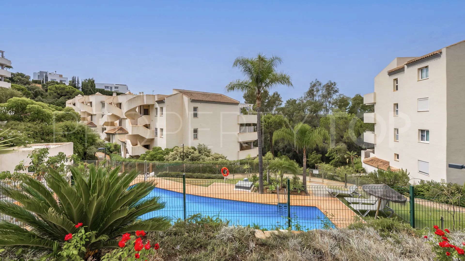 Apartamento en venta en Elviria