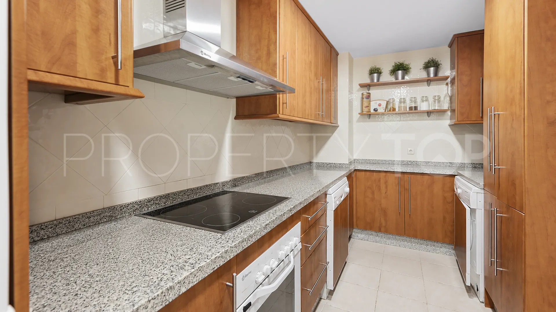 Apartamento en venta en Elviria