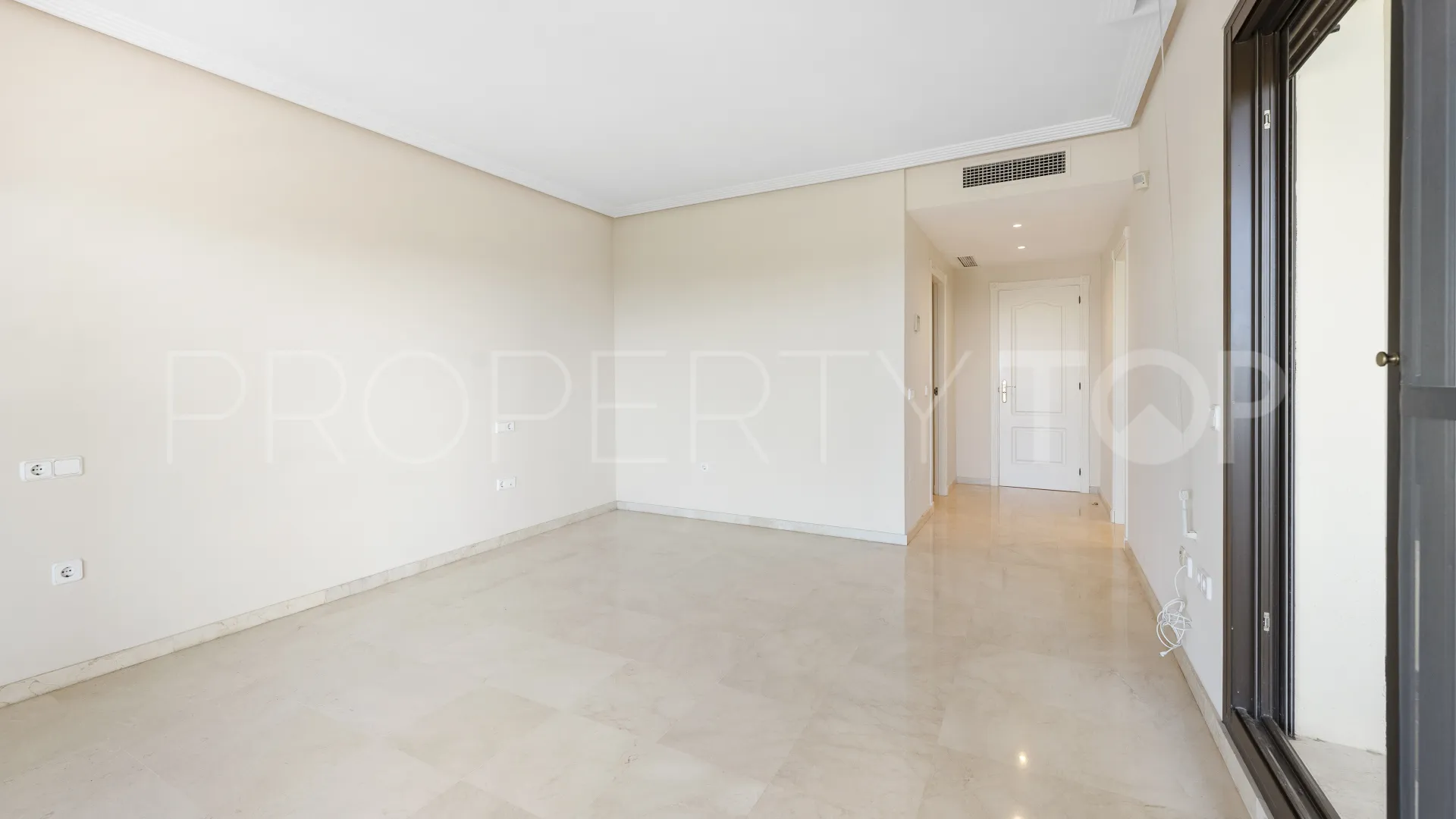 Penthouse for sale in Los Arqueros with 4 bedrooms