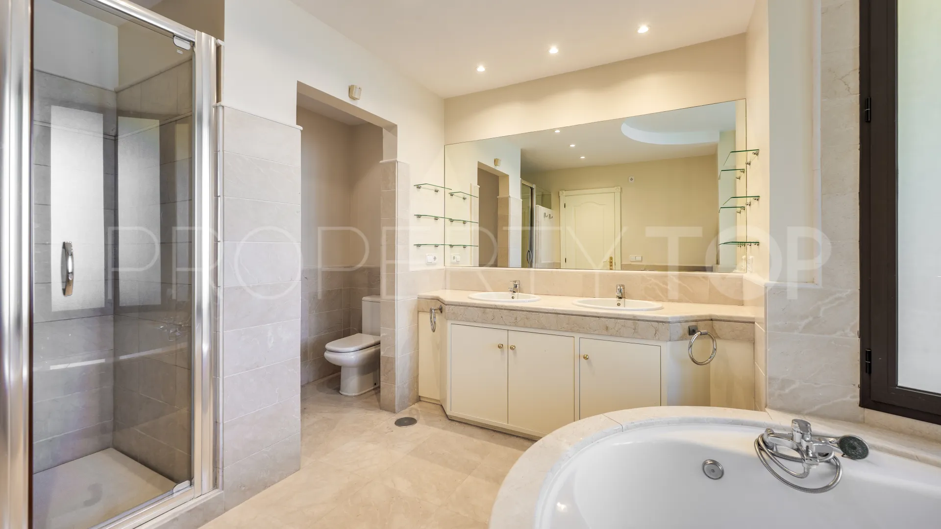 Penthouse for sale in Los Arqueros with 4 bedrooms