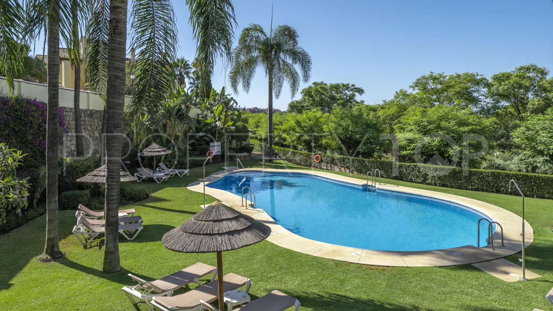 Penthouse for sale in Los Arqueros with 4 bedrooms