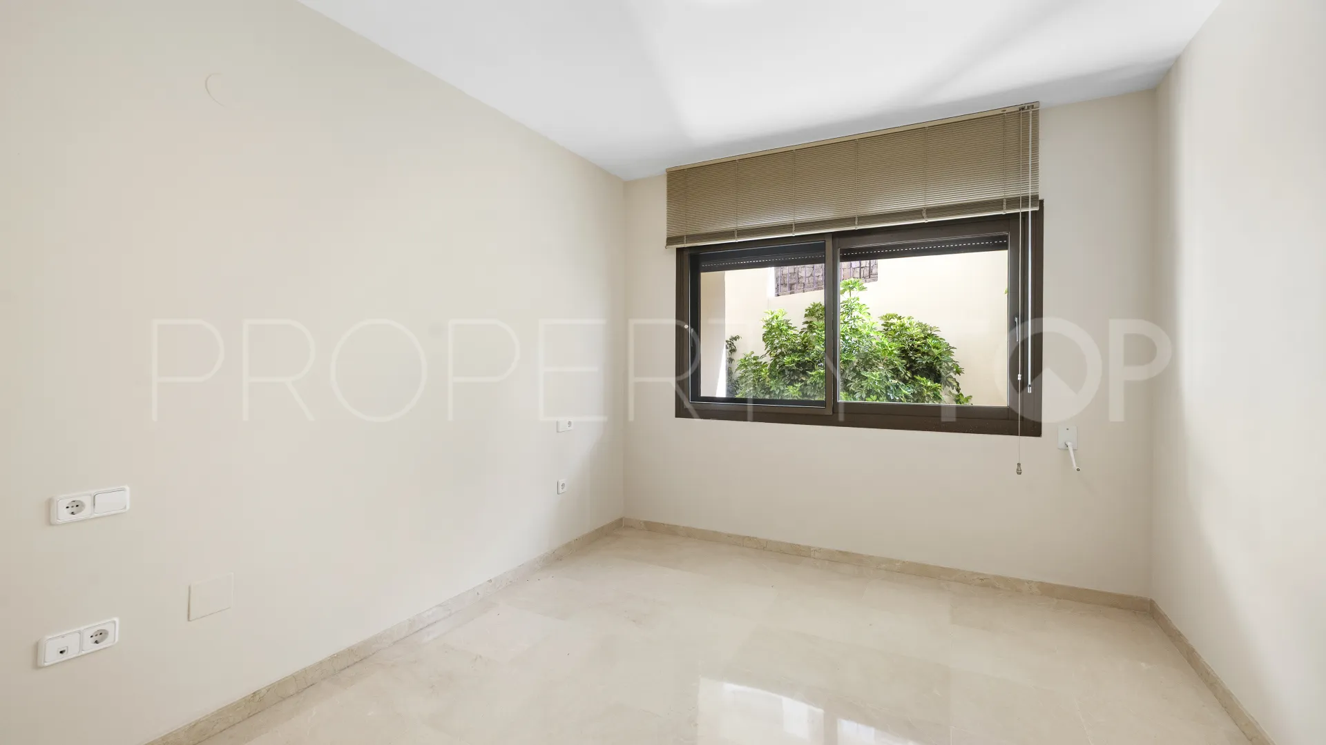 Penthouse for sale in Los Arqueros with 4 bedrooms