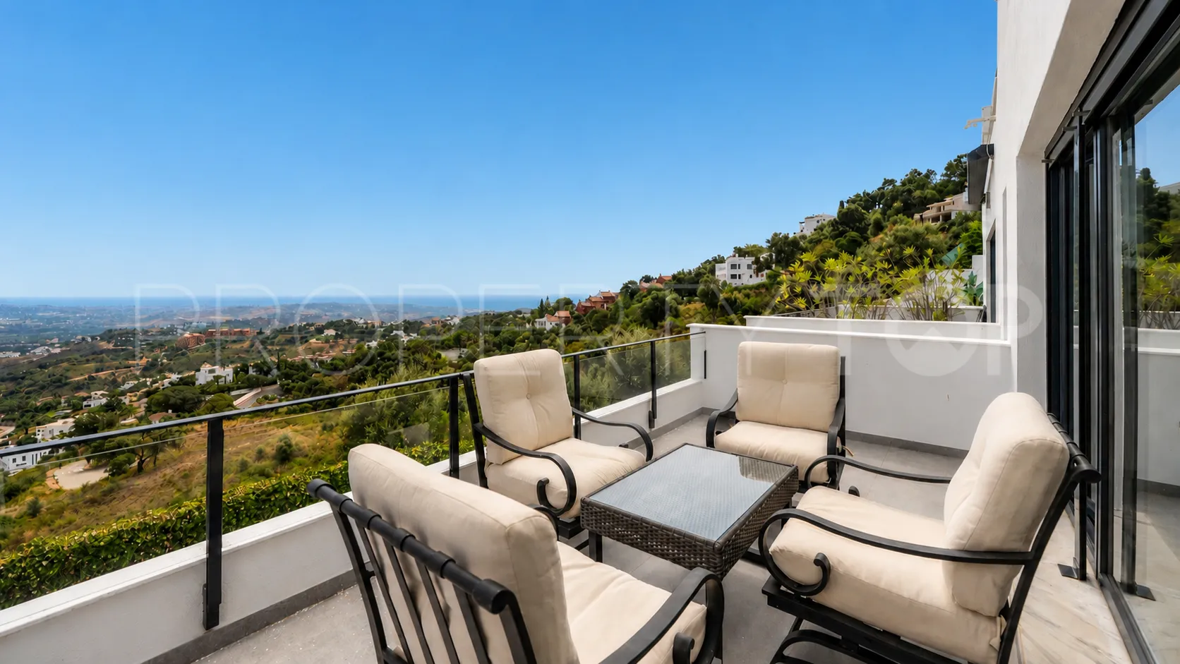 Town house for sale in La Mairena