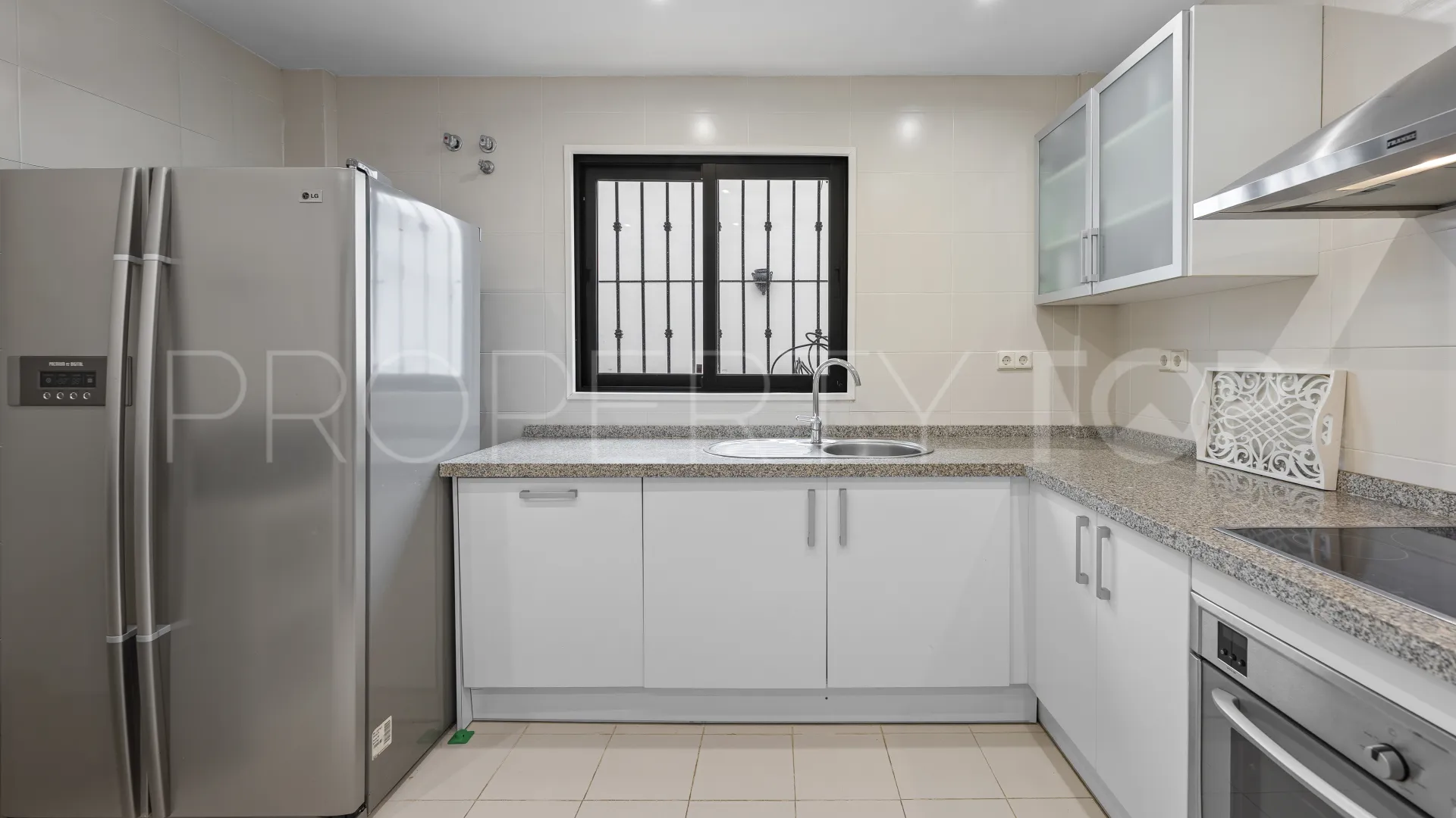 Town house for sale in La Mairena