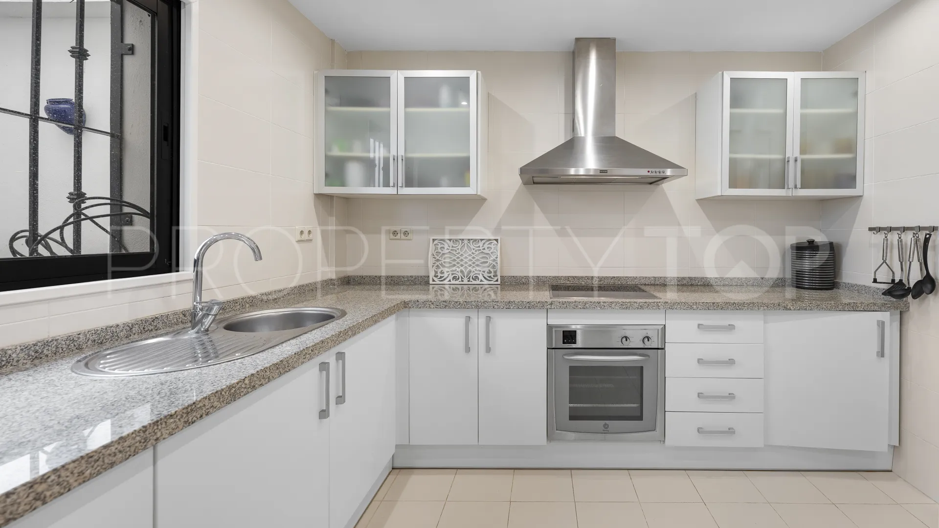 Town house for sale in La Mairena