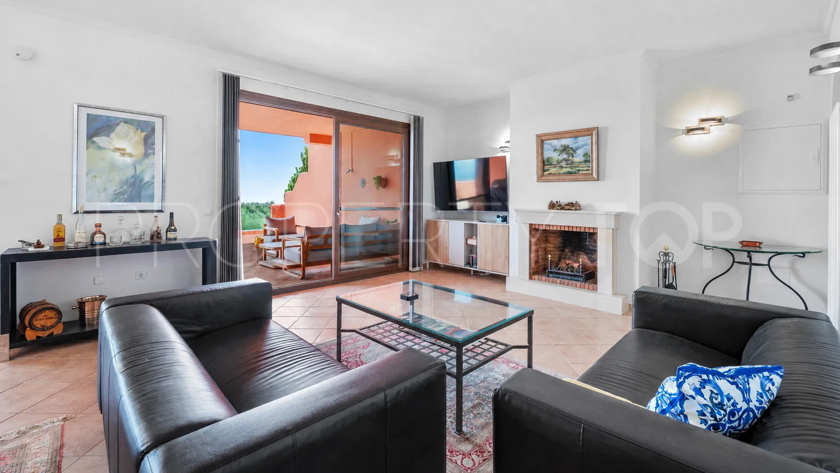 3 bedrooms La Mairena apartment for sale