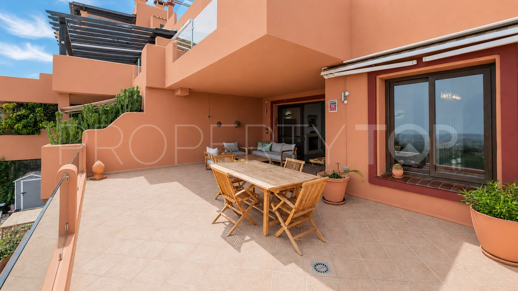 3 bedrooms La Mairena apartment for sale