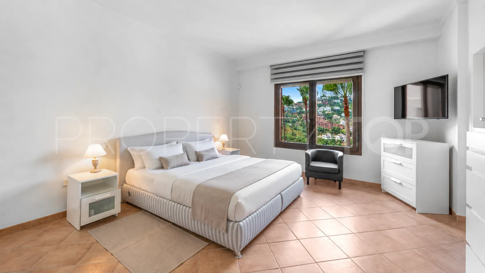 3 bedrooms La Mairena apartment for sale
