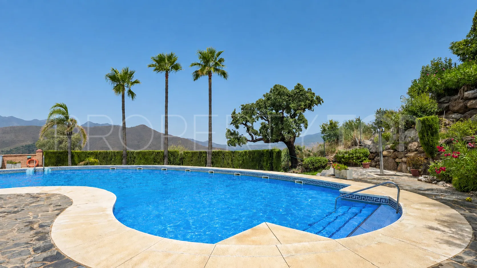 3 bedrooms La Mairena apartment for sale