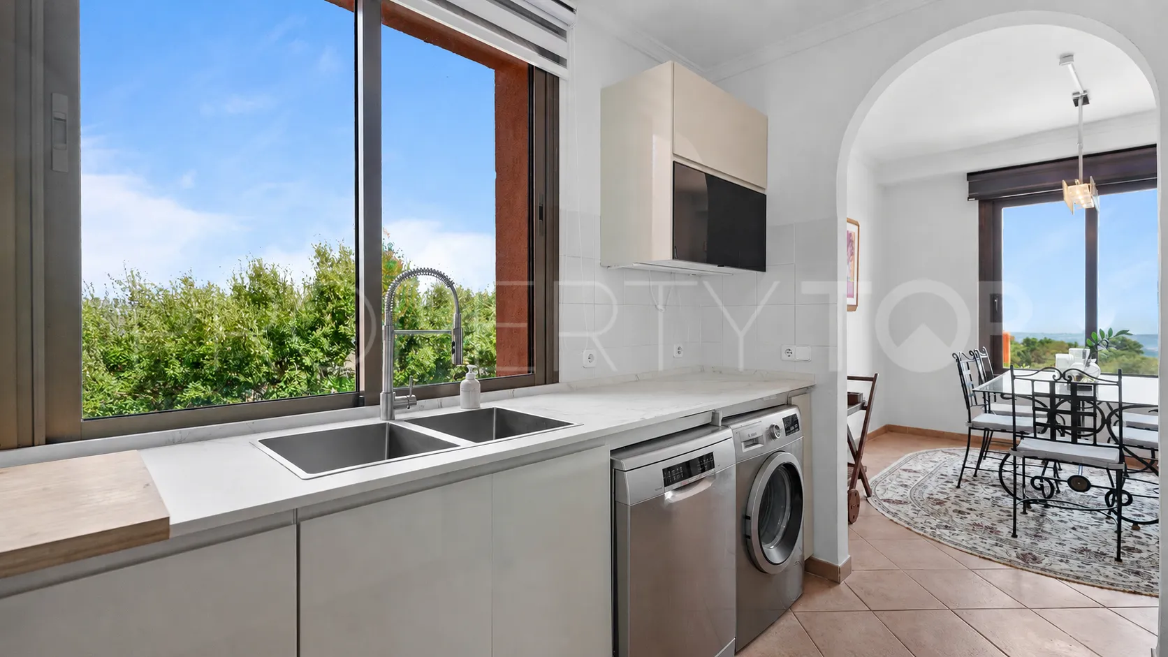 3 bedrooms La Mairena apartment for sale