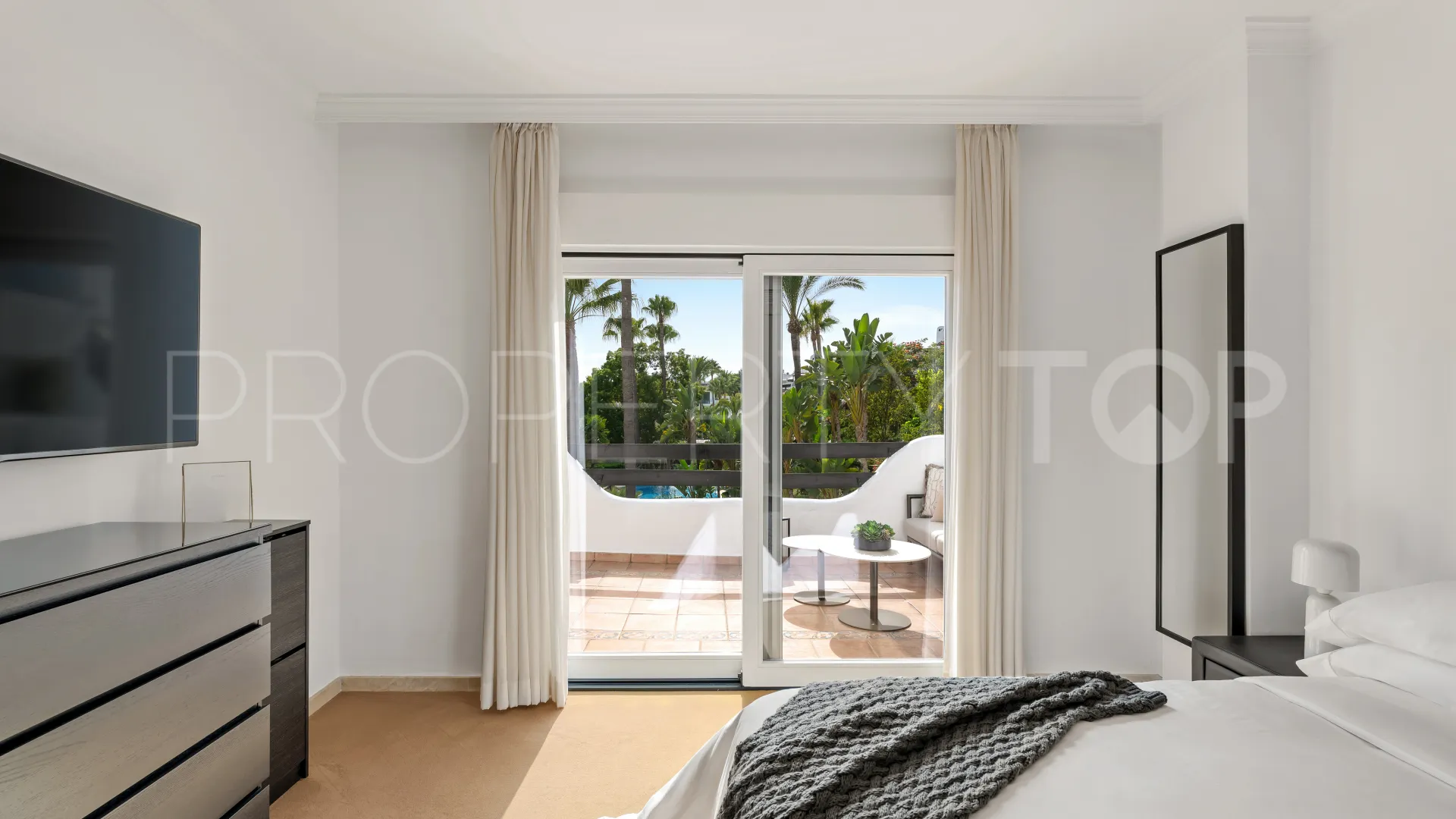 Golden Mile town house for sale