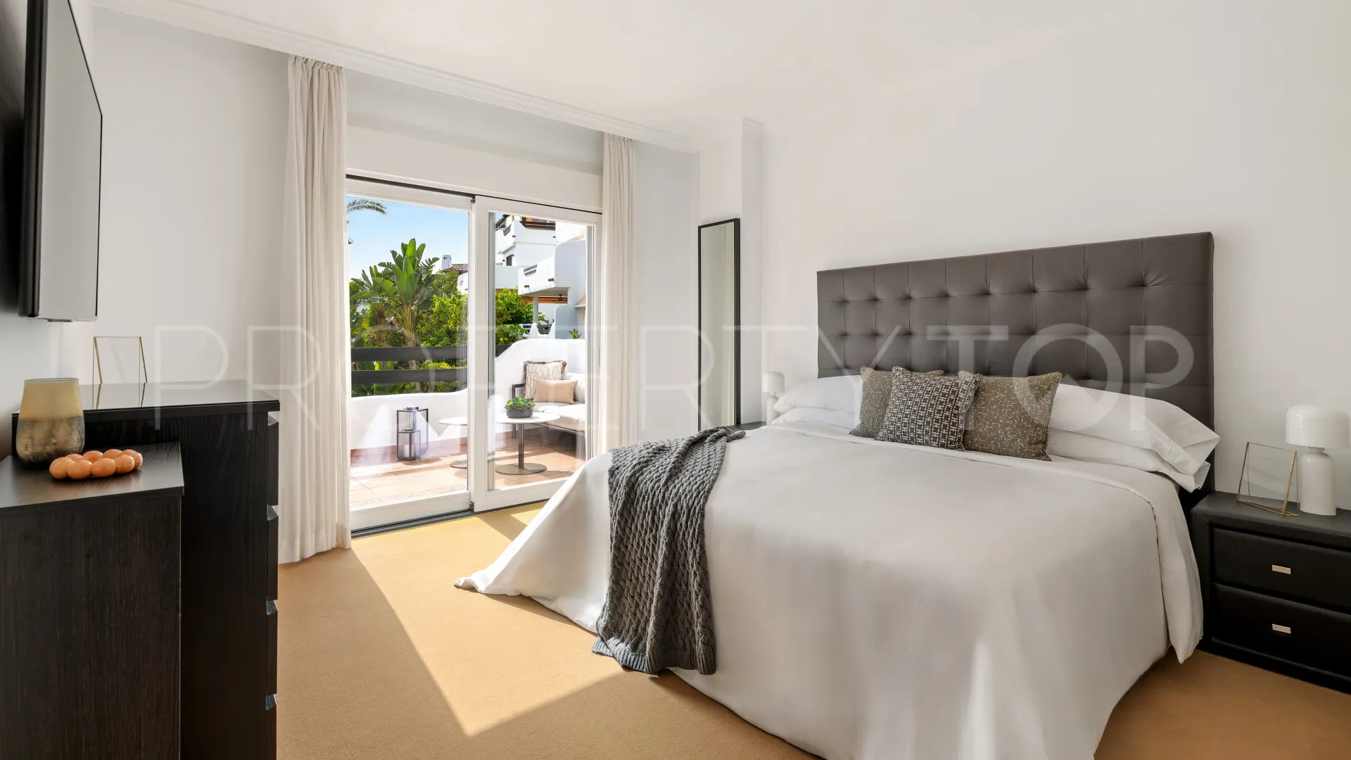 Golden Mile town house for sale