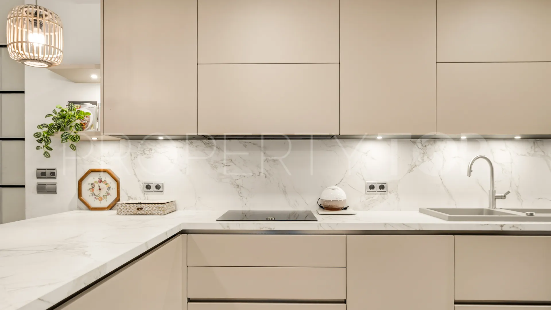 For sale ground floor apartment with 2 bedrooms in Sierra Blanca