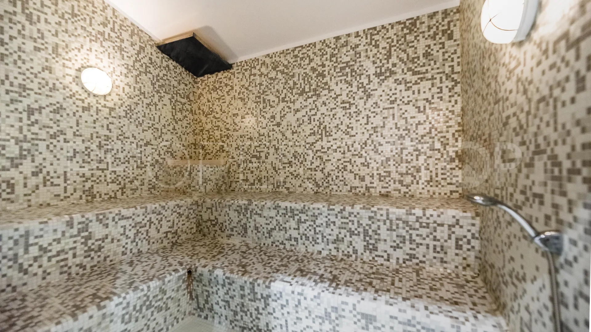 For sale ground floor apartment with 2 bedrooms in Sierra Blanca