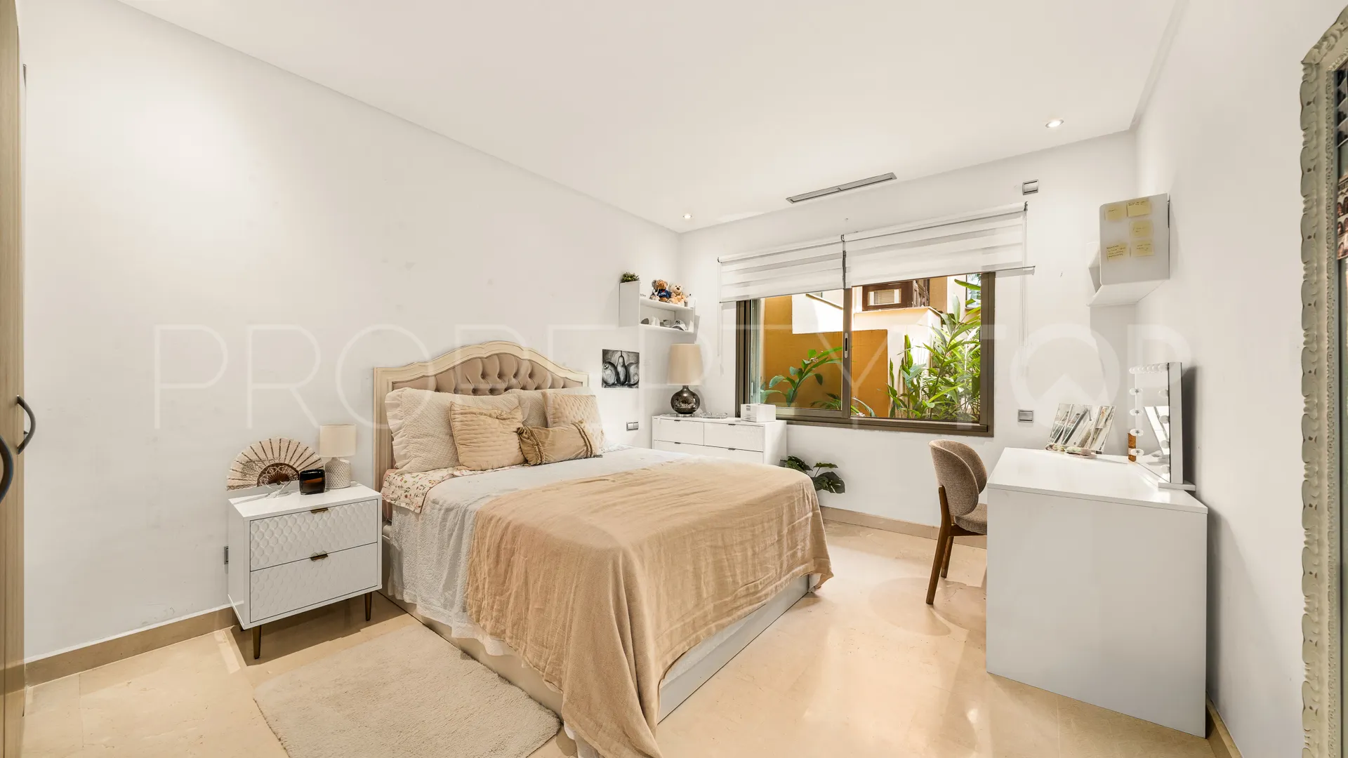 For sale ground floor apartment with 2 bedrooms in Sierra Blanca