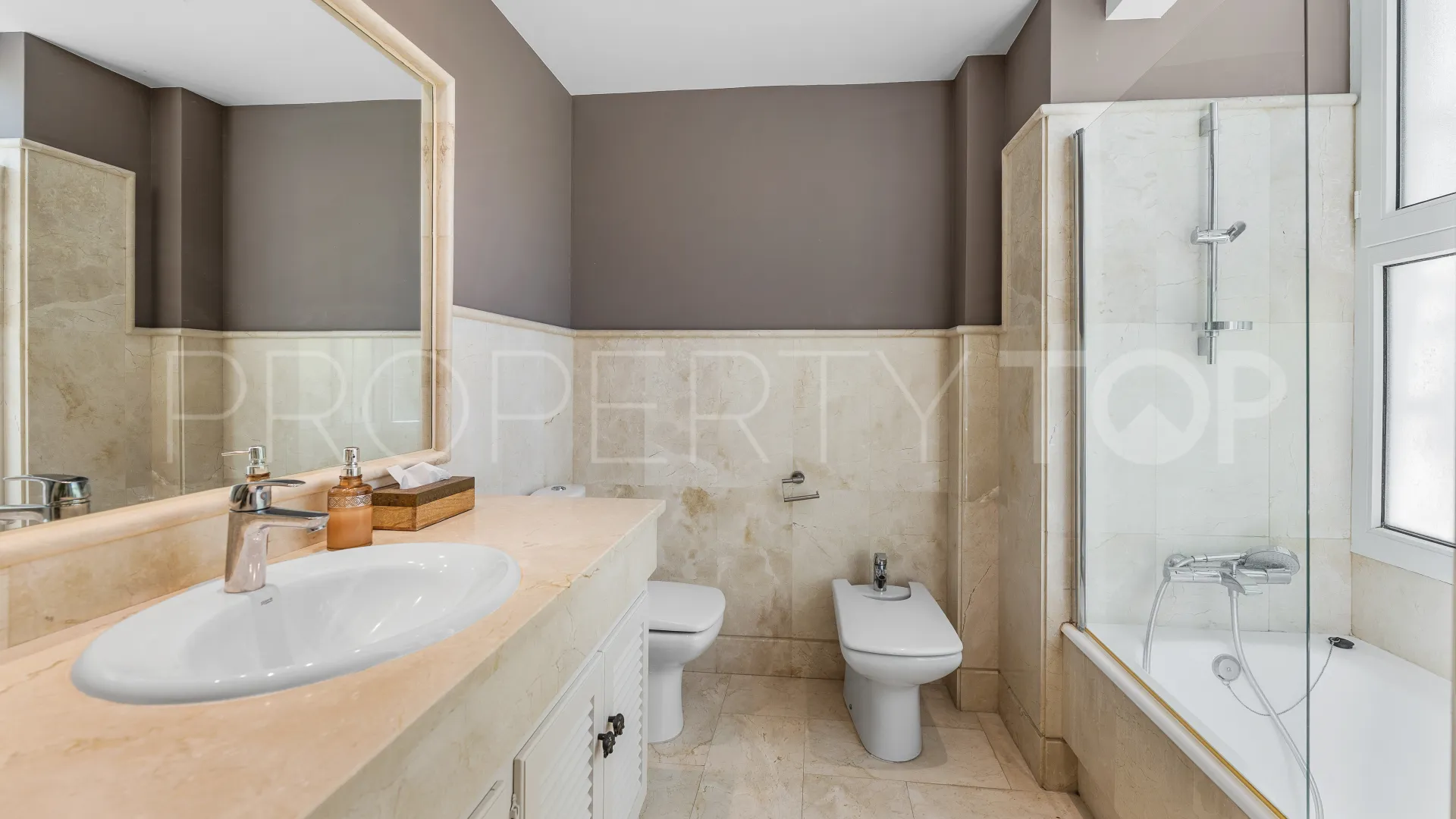 Comprar apartamento planta baja en Los Monteros de 3 dormitorios