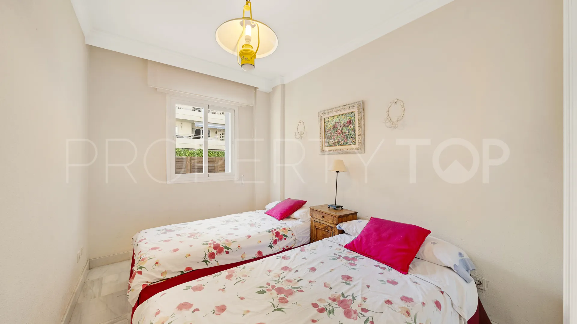 Apartamento planta baja con 2 dormitorios a la venta en Golden Mile