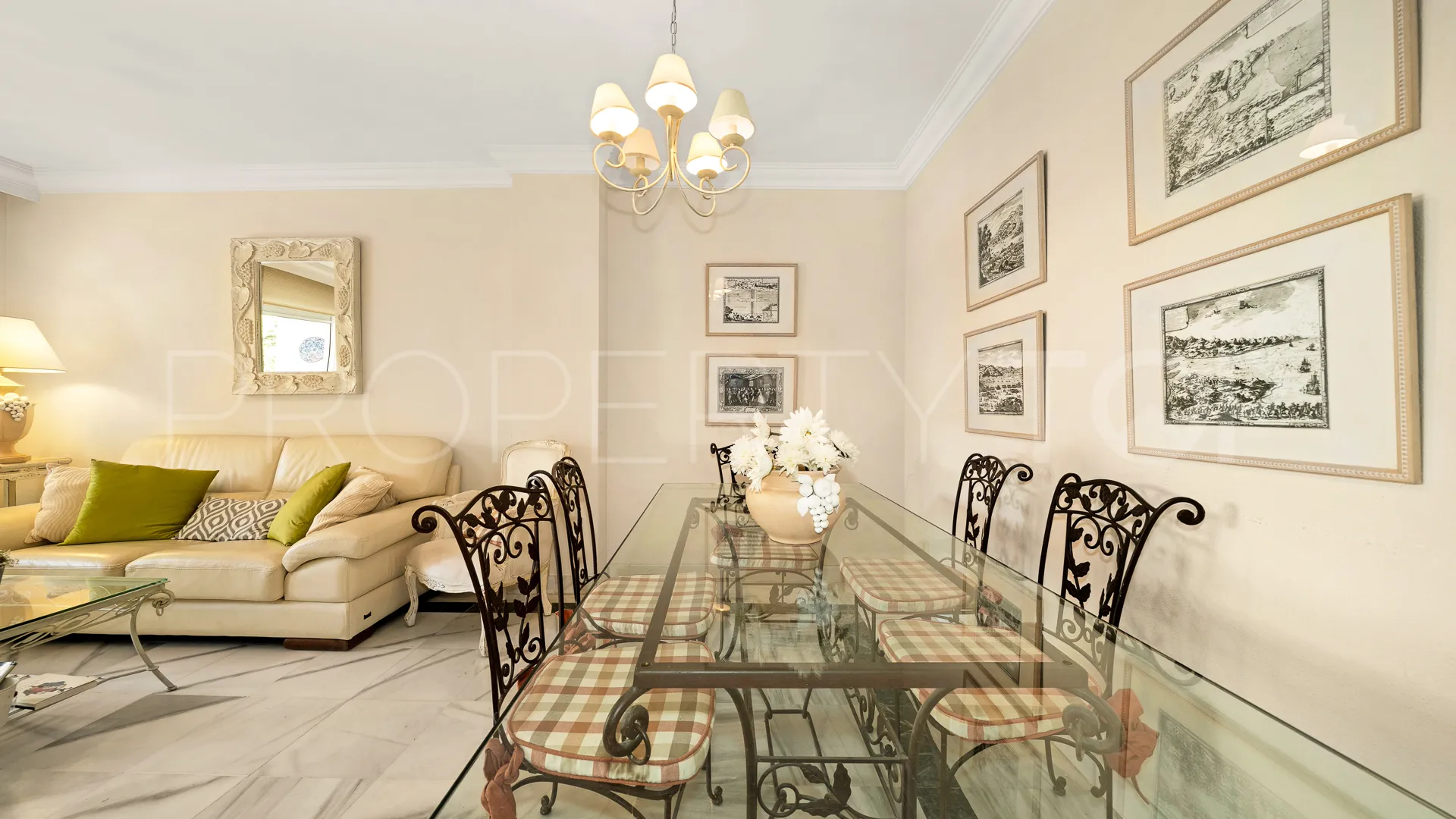 Apartamento planta baja con 2 dormitorios a la venta en Golden Mile