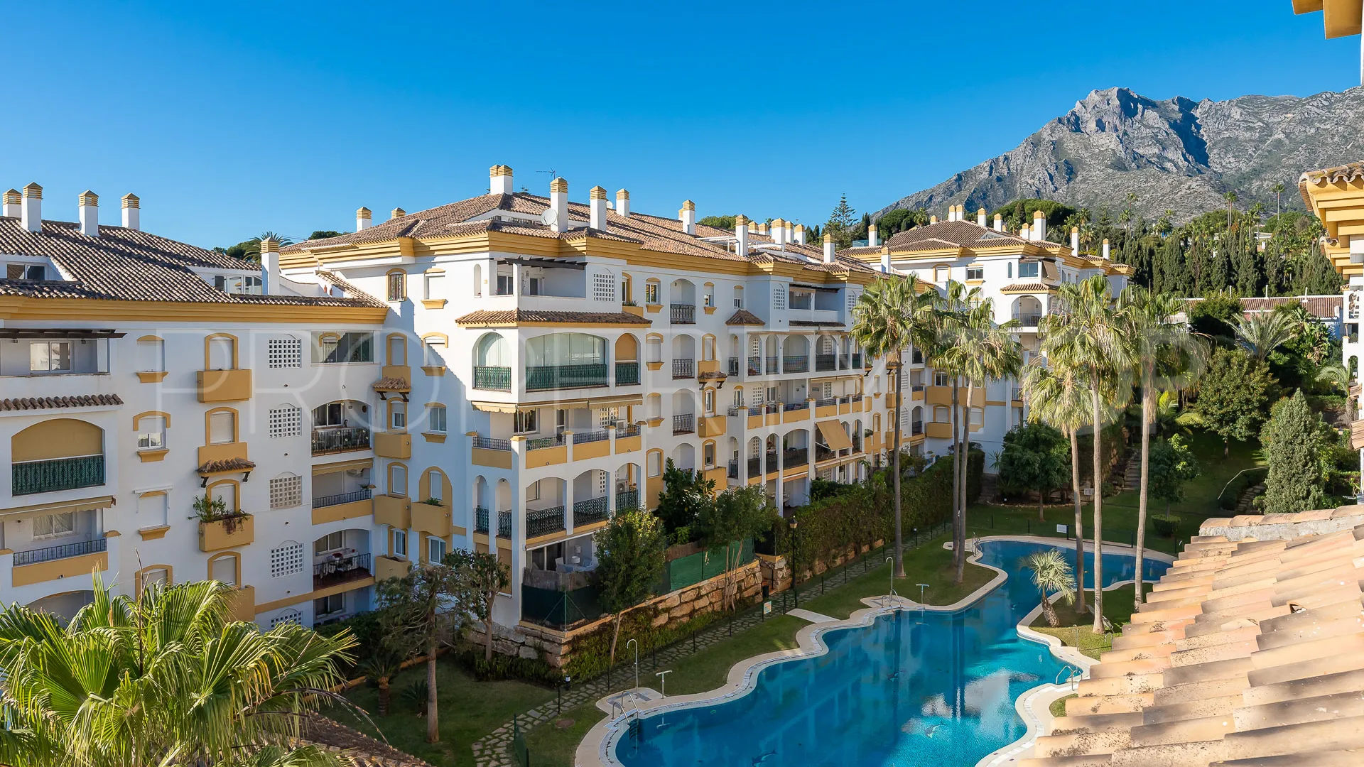 Apartamento planta baja con 2 dormitorios a la venta en Golden Mile