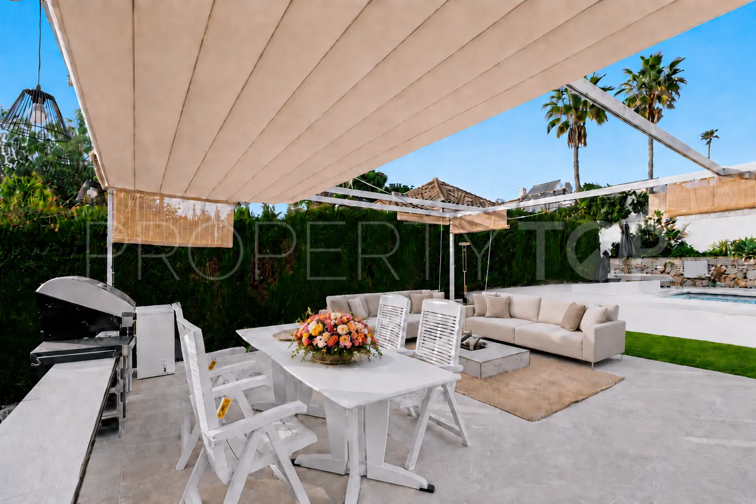 Comprar villa en Elviria
