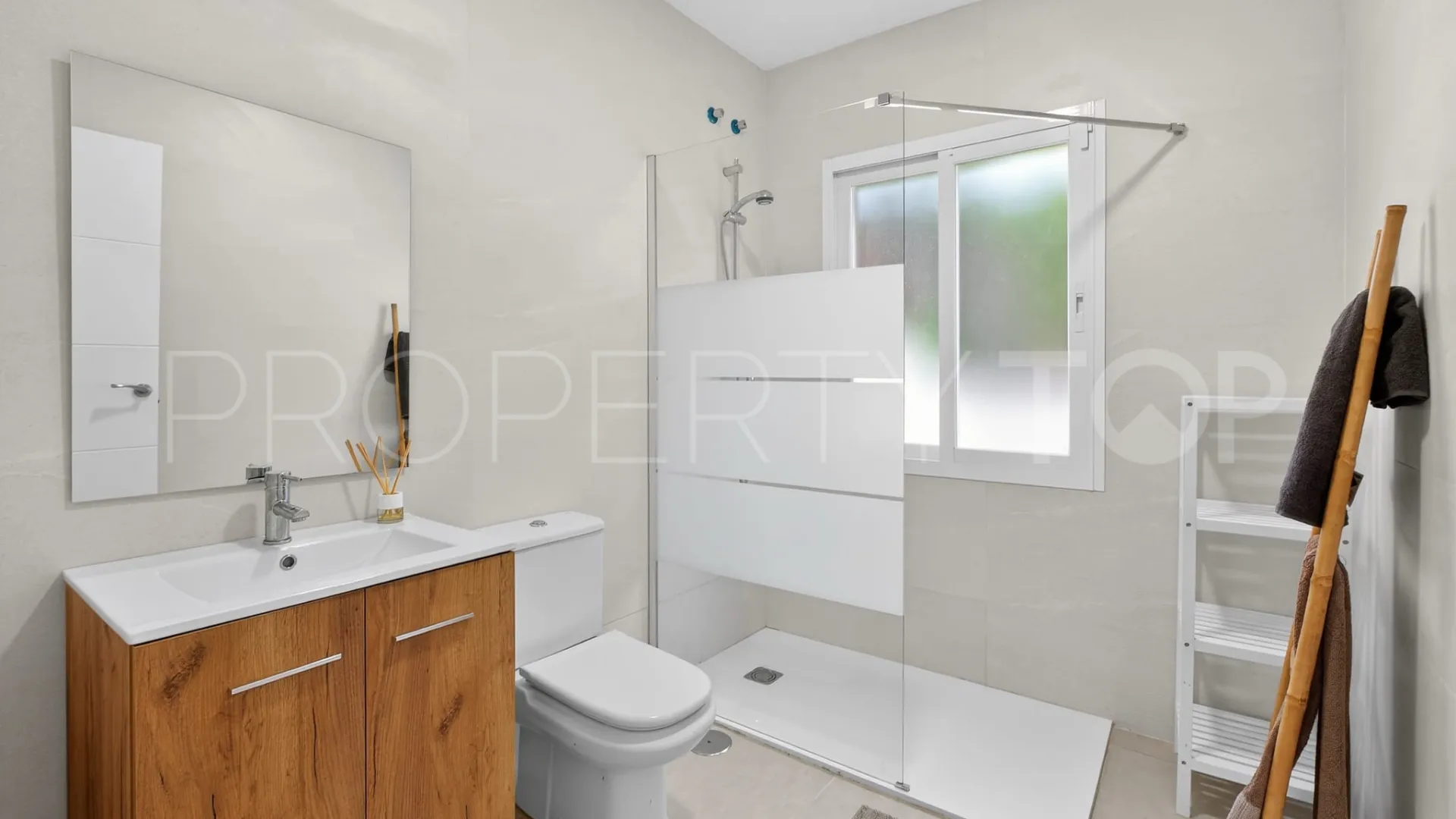 Comprar villa en Elviria