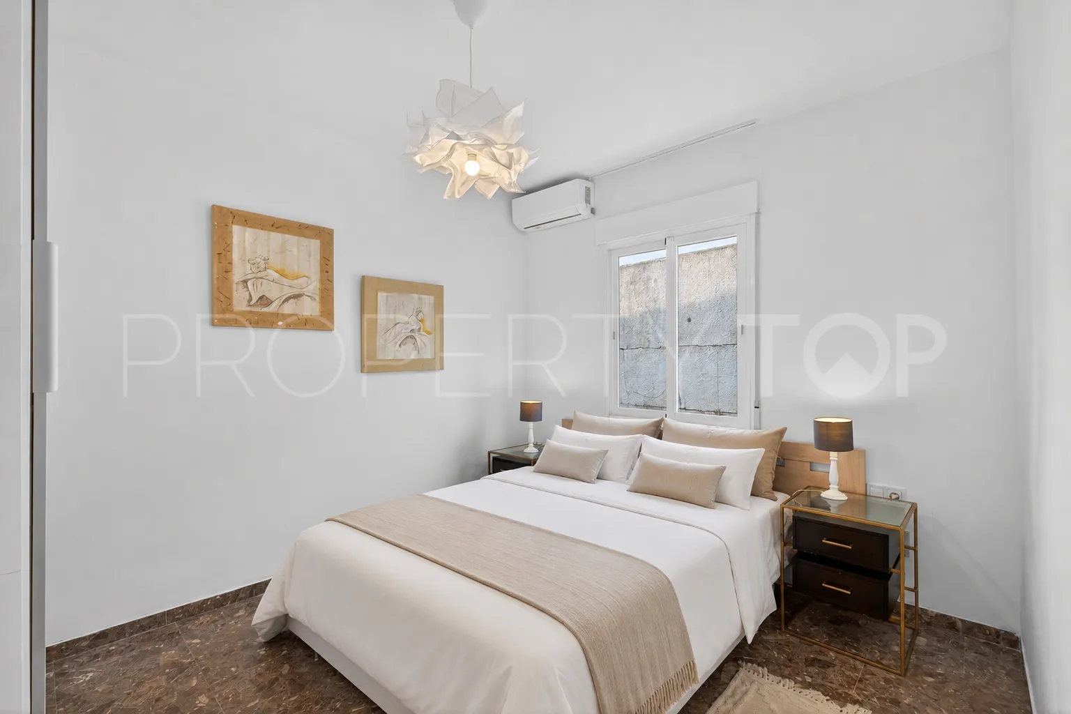 Comprar villa en Elviria