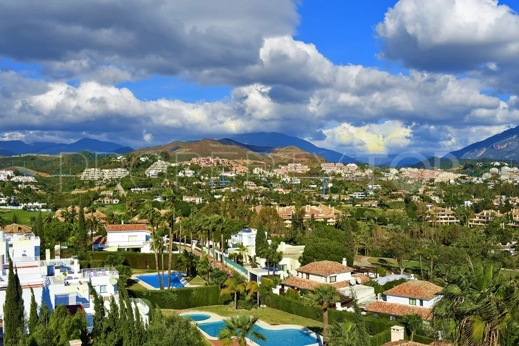 For sale Nueva Andalucia villa with 7 bedrooms