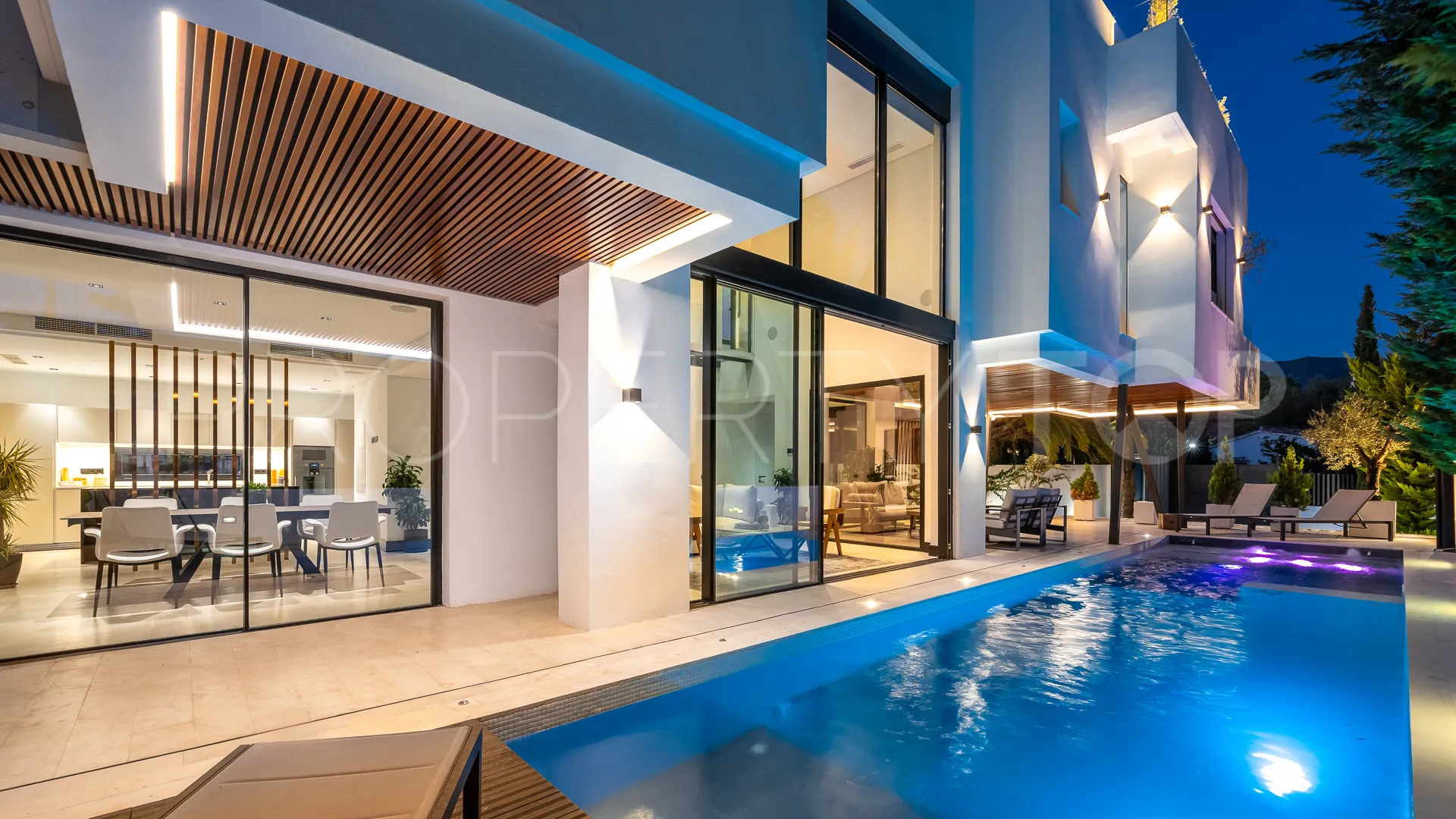 Beach Side Golden Mile 5 bedrooms villa for sale